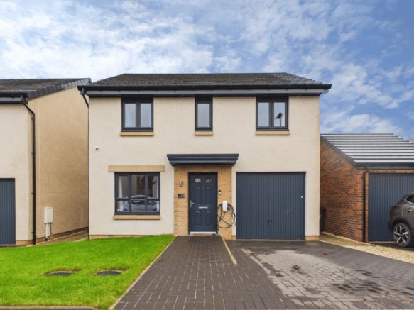 4 bed property, in 23 O’Donnel Street, £370,000