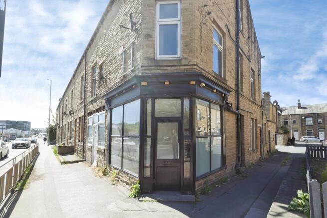 4 bed property, in Bradford Road, £210,000
