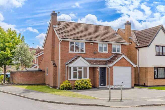 4 bed property, in Kingcup Close, £435,000