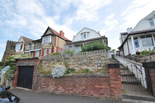2 bed property, in St. Hilary Drive, £335,000