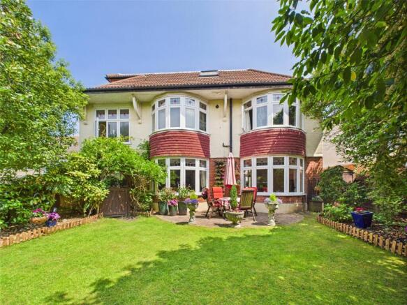 2 bed property, in Keswick Road, £500,000