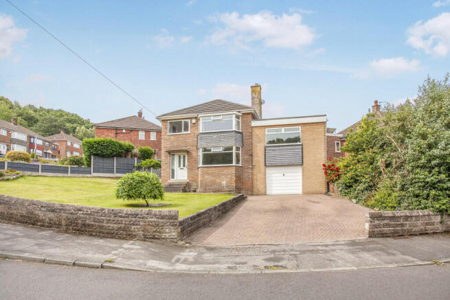 3 bed property, in Woodland Way, £325,000