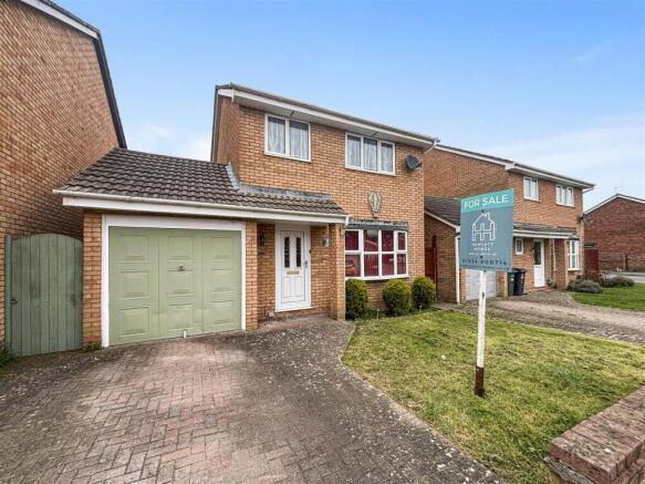 3 bed property, in Tudor Road, £310,000