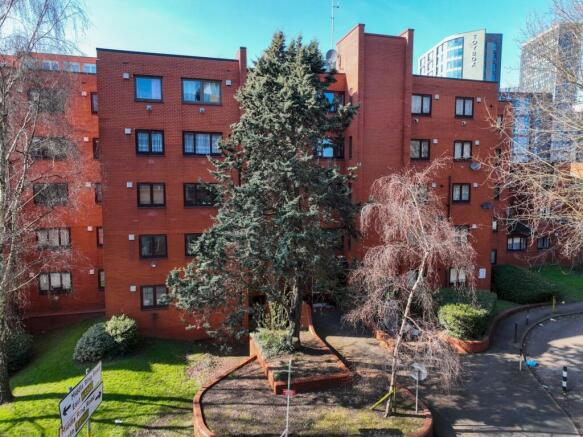 2 bed property, in Wheeleys Lane, £115,000