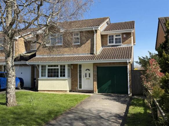 4 bed property, in Long Barnaby, £390,000