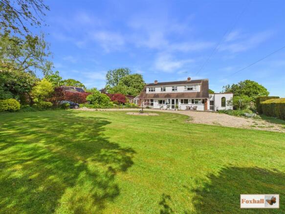 3 bed property, in Westerfield Lane, £765,000