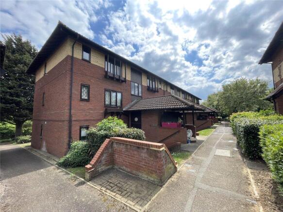 1 bed property, in 37 Troutbeck, £105,000