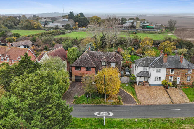 5 bed property, in Malting Road, £750,000
