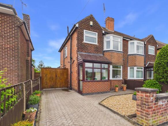 3 bed property, in Jubilee Road, £230,000