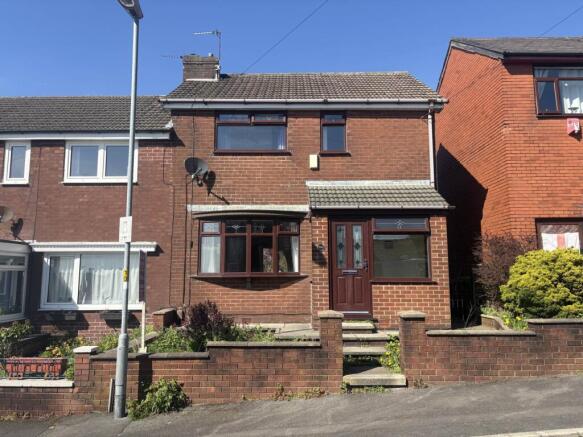 4 bed property, in Marlborough Road, £275,000