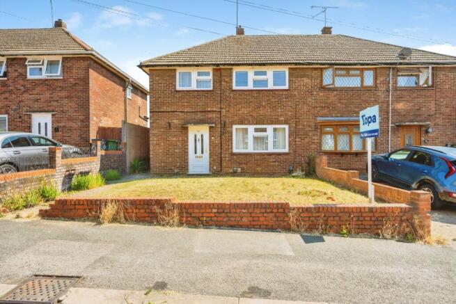 3 bed property, in Cheney Road, £300,000