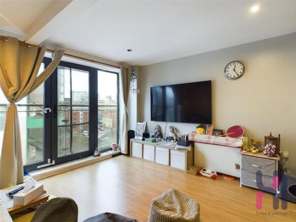 1 bed property, in The Atrium, £90,000