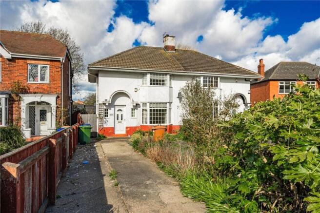 3 bed property, in Laceby Road, £100,000