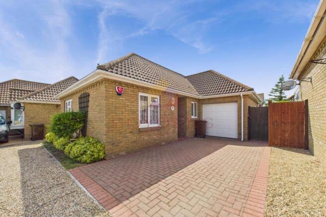 2 bed property, in Louise Close, £318,500