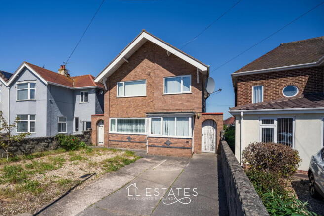 4 bed property, in North Drive, £250,000