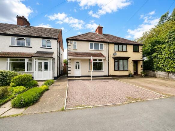 3 bed property, in Fareham Avenue, £325,000