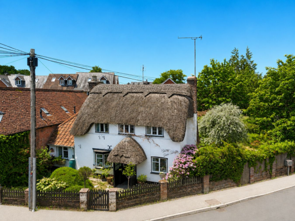 4 bed property, in Brookley Road, £799,000