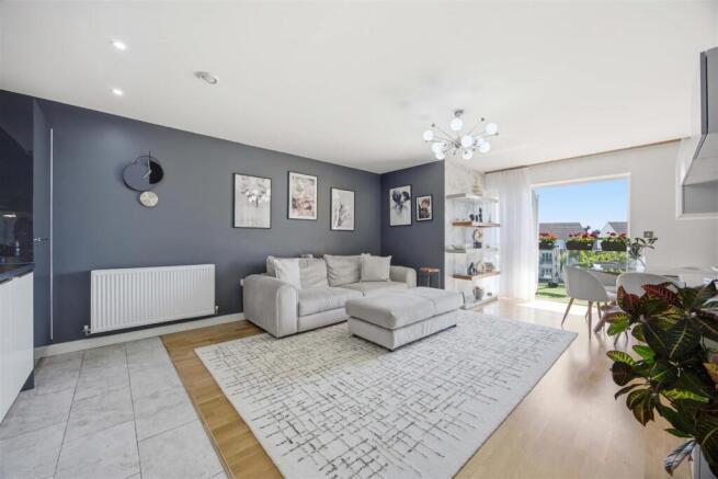 2 bed property, in Pennyroyal Drive, £360,000