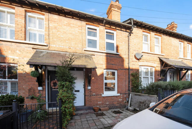 2 bed property, in Brook Street, £475,000