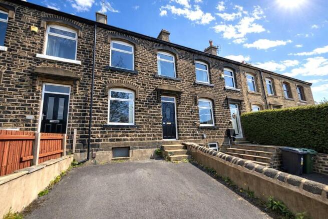 3 bed property, in Cliffe End Road, £150,000