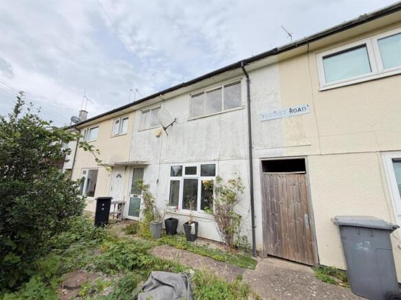 3 bed property, in Fastnet Road, £160,000