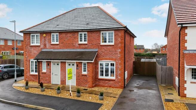 3 bed property, in Pearces Patch, £265,000