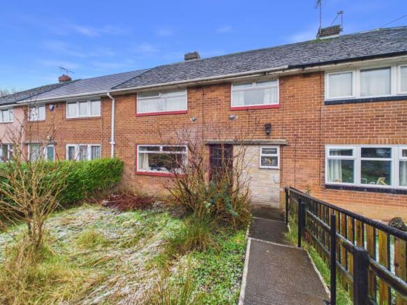 3 bed property, in Woodbrook Close, £110,000