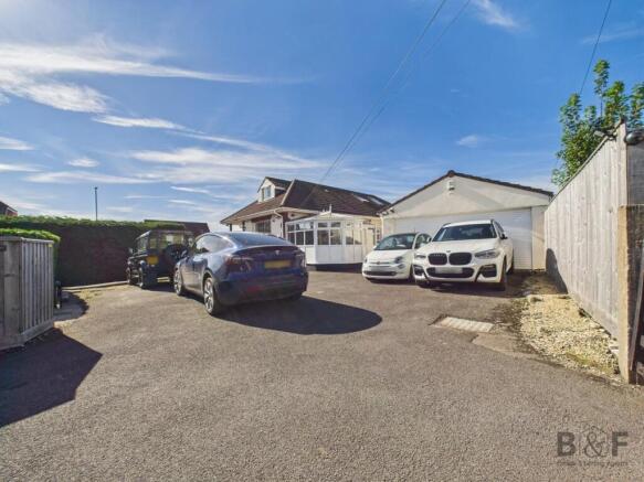 4 bed property, in Chase Road, £499,000