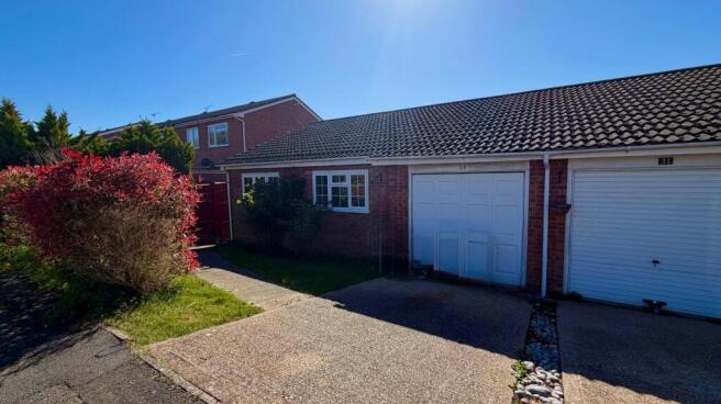 2 bed property, in Orchid Close, £255,000