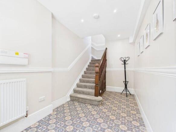 1 bed property, in The Southend, £220,000