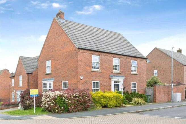 4 bed property, in Slatewalk Way, £465,000