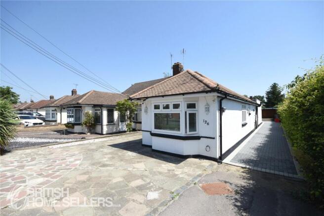3 bed property, in Thorndon Avenue, £650,000
