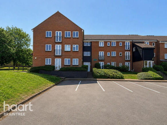 1 bed property, in Mountbatten Road, £100,000