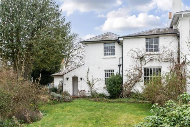 3 bed property, in Thames Street, £1,100,000