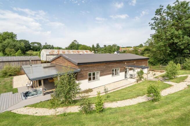 4 bed property, in Honiton, £950,000