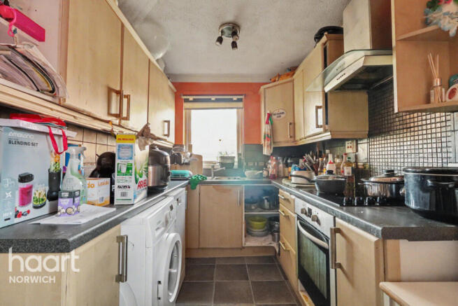 3 bed property, in Bumpstede Court, £230,000