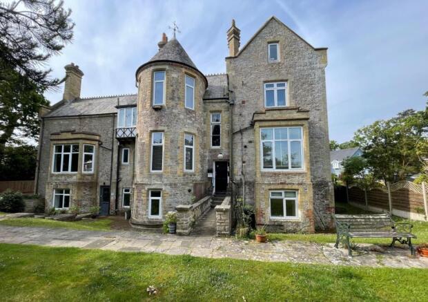 1 bed property, in Flat 2 Wellwood House, £65,000