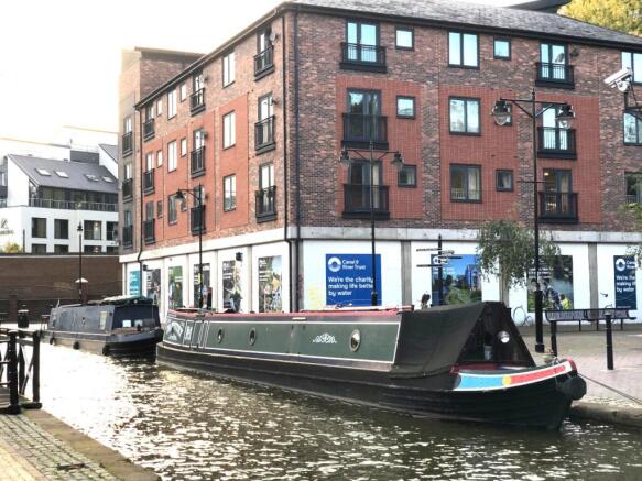 2 bed property, in St. Nicholas Street, £145,000