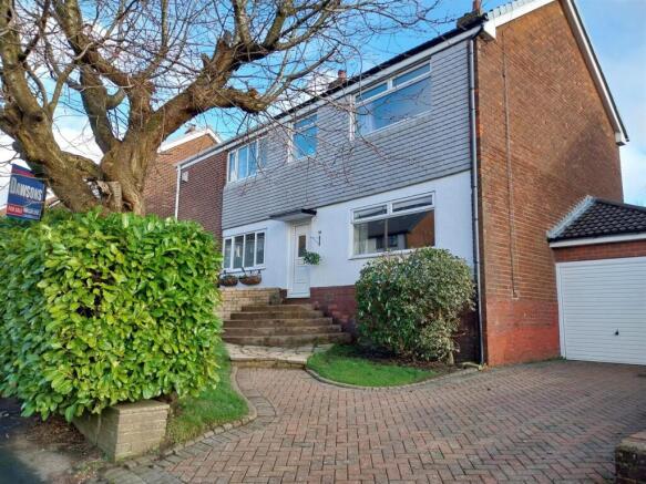3 bed property, in High Bank Avenue, £300,000