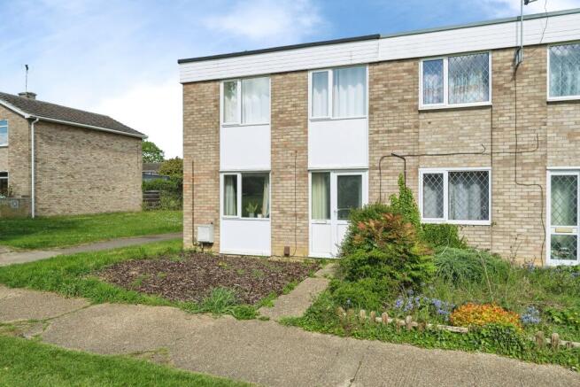 2 bed property, in Oberon Close, £220,000