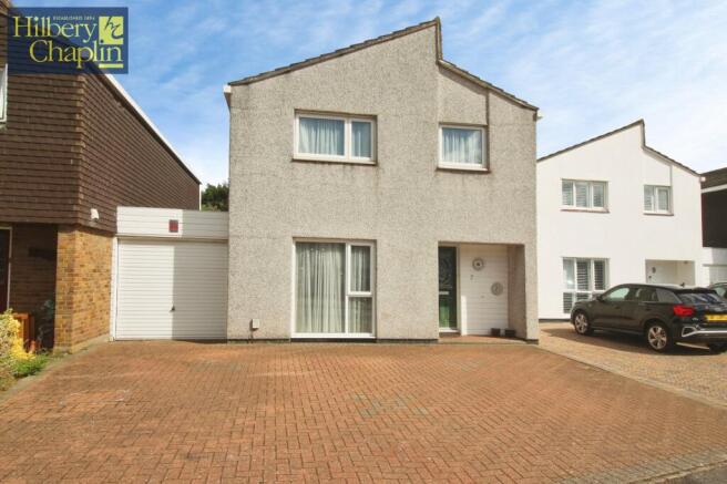 4 bed property, in Mulberry Close, £700,000
