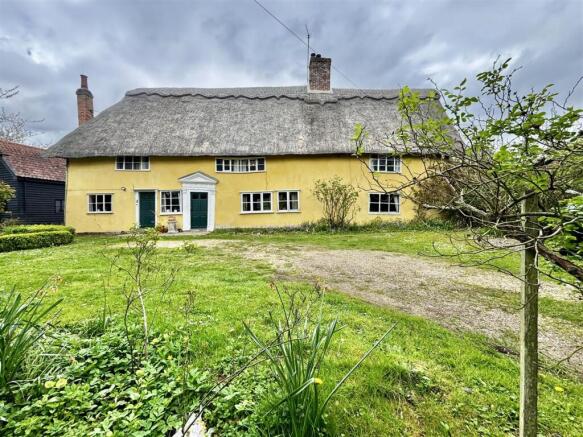 5 bed property, in Finningham Road, £600,000
