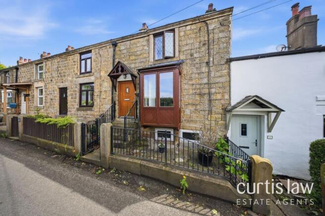 2 bed property, in Mellor Lane, £260,000
