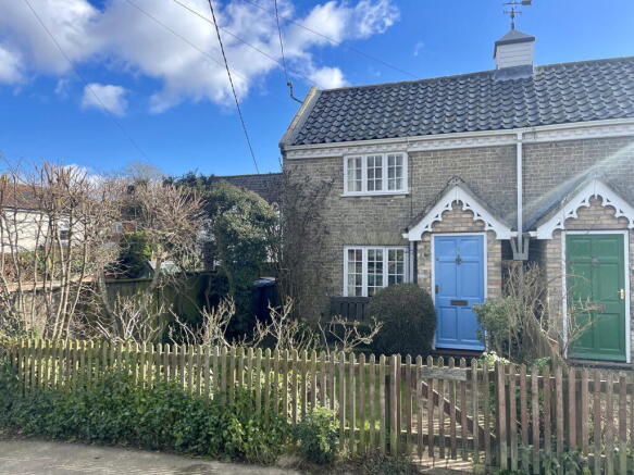 2 bed property, in Friston, £265,000
