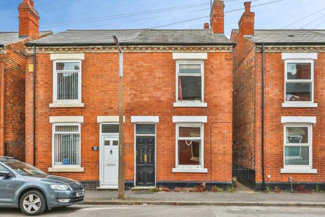 3 bed property, in Bridge Street, £140,000