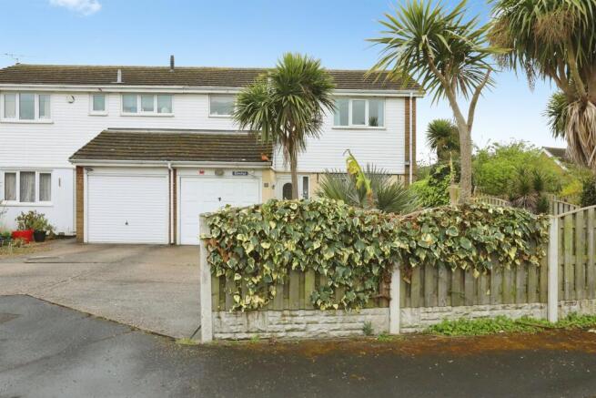 3 bed property, in Bassey Road, £200,000