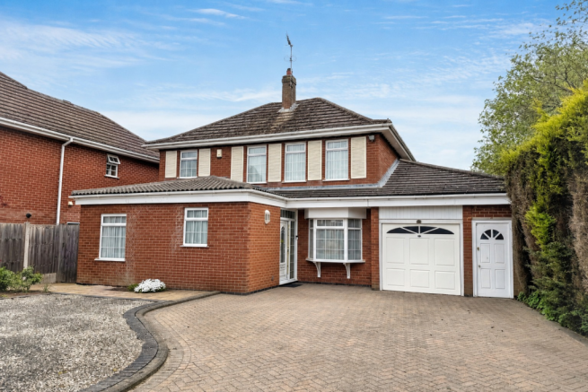 4 bed property, in Pallett Drive, £425,000