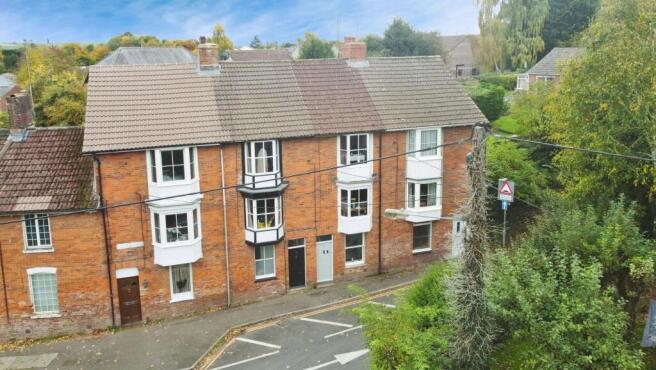 2 bed property, in Wilcot Road, £300,000