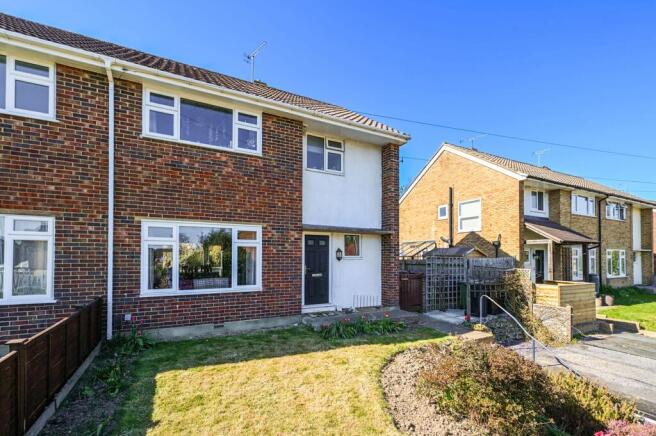 3 bed property, in Canterbury Road, £350,000