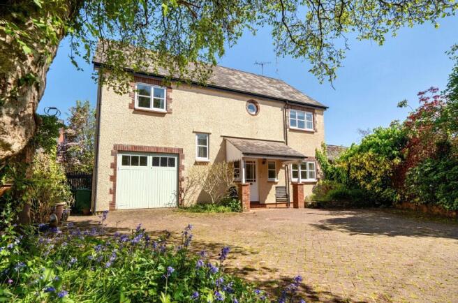 4 bed property, in Style Road, £575,000
